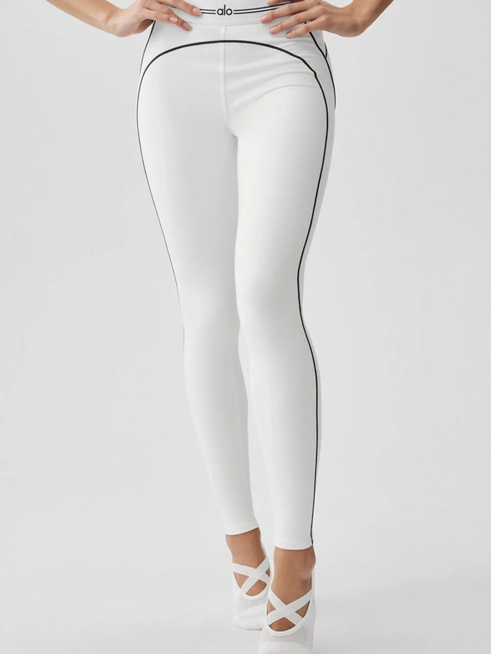 Alo Yoga NWT 2 Piece Set White Black Piping Sports Bra & Leggings